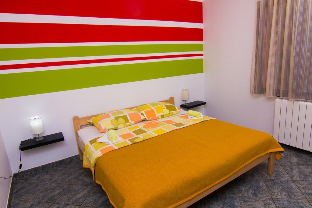 Apartmani Zuzic Крк Номер фото