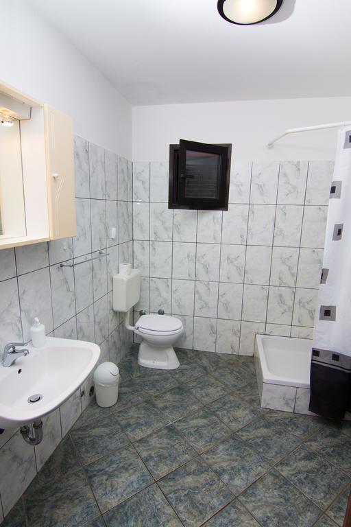 Apartmani Zuzic Крк Номер фото
