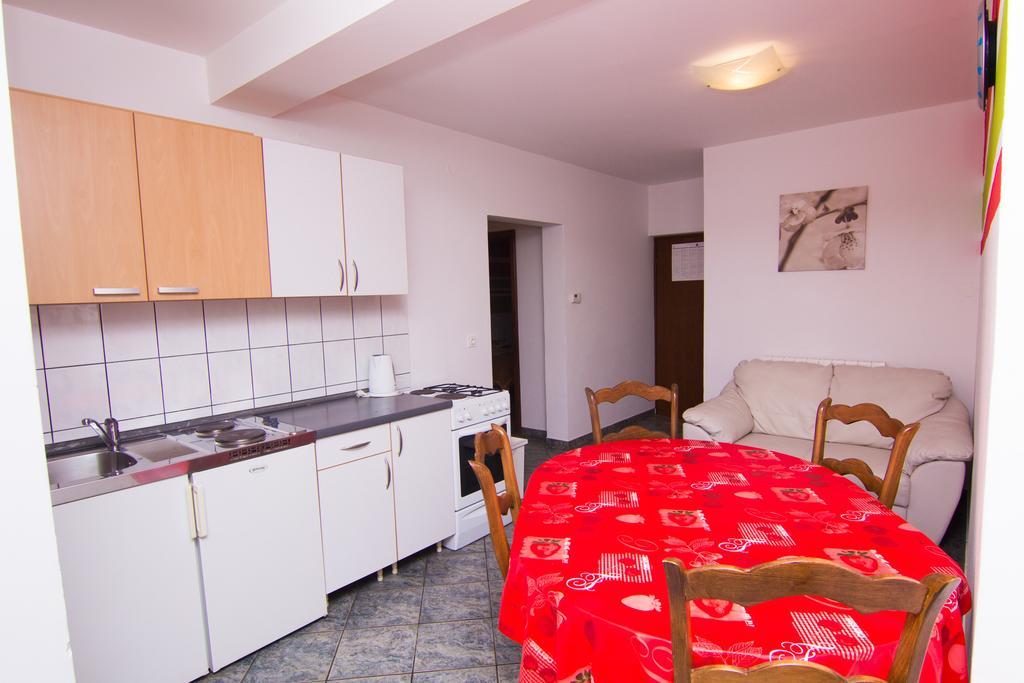 Apartmani Zuzic Крк Номер фото