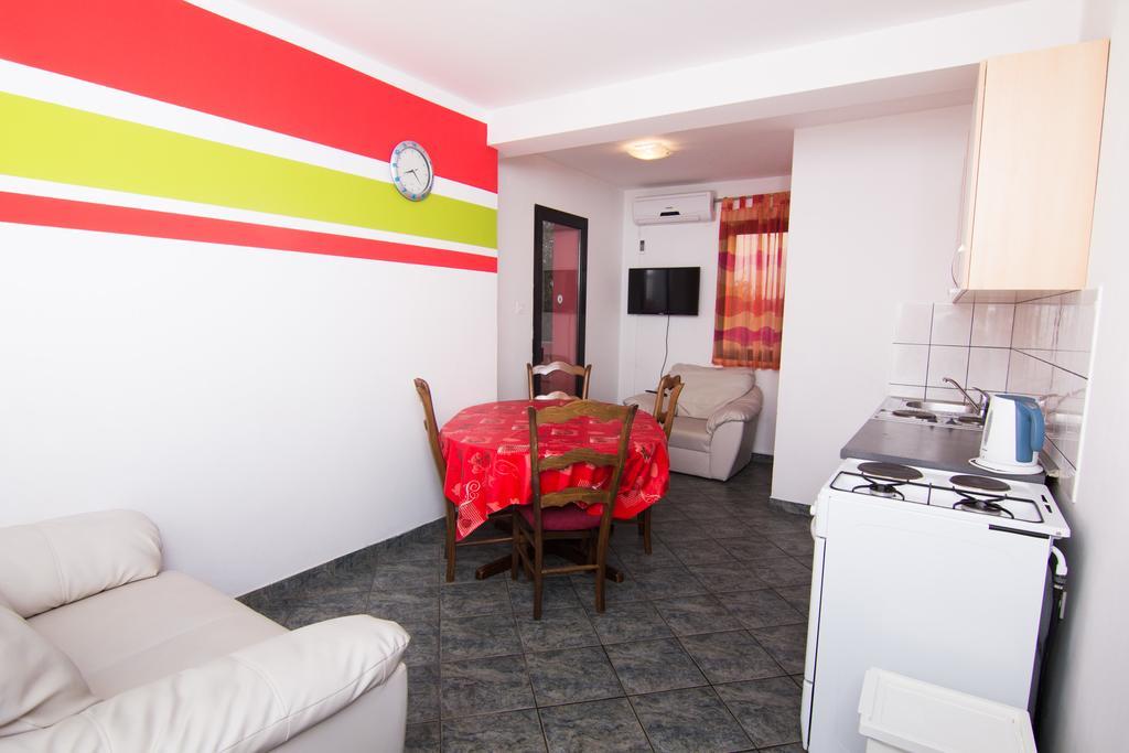 Apartmani Zuzic Крк Номер фото