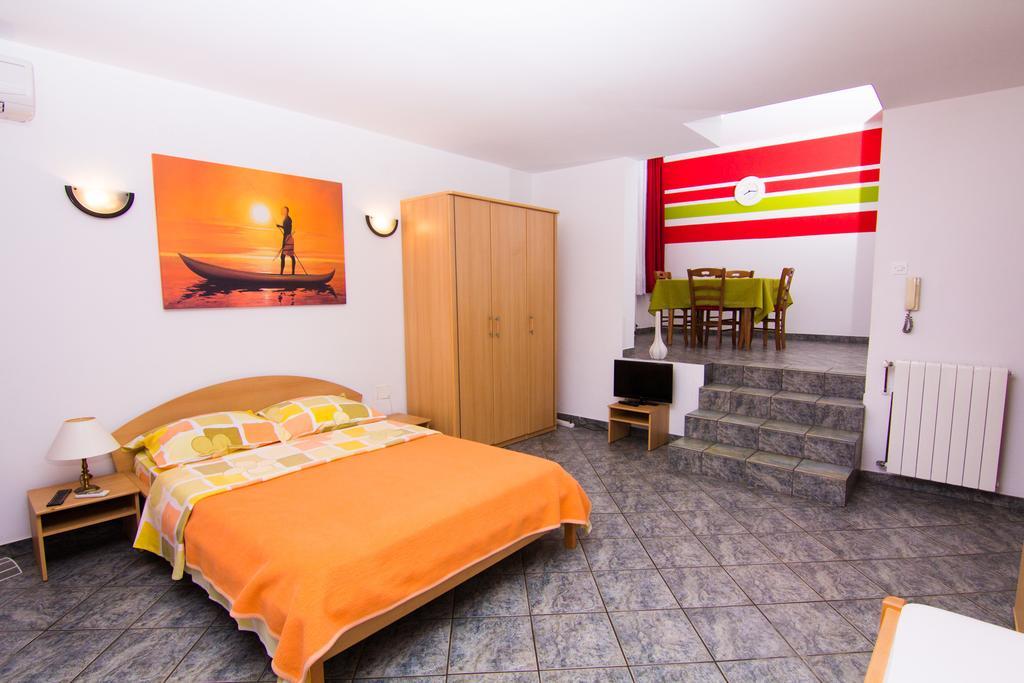 Apartmani Zuzic Крк Номер фото