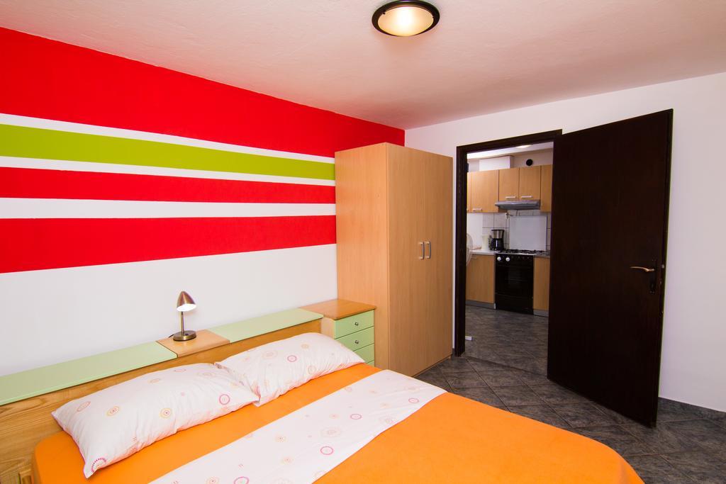Apartmani Zuzic Крк Номер фото